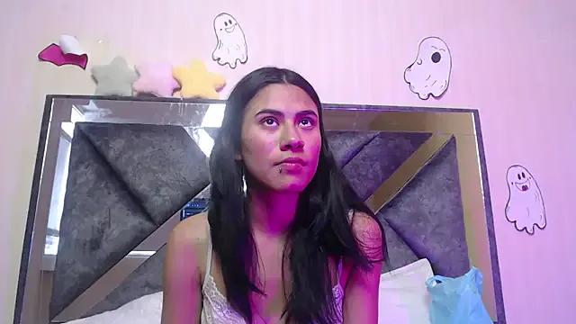 VioletaHolly from StripChat is Freechat