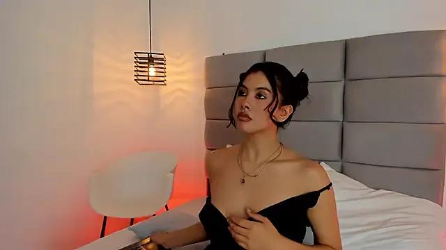 VioletRavenn from StripChat is Freechat