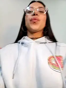 Freechat Violett__Rose on StripChat