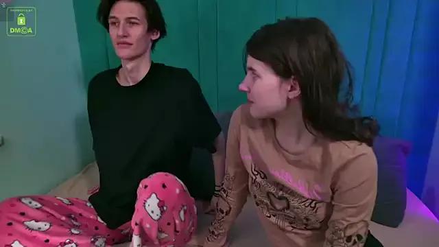 ViviaraNGendy from StripChat is Freechat