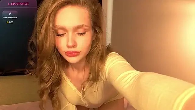 WhisperMurmur from StripChat is Freechat