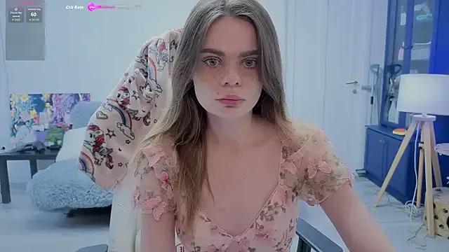 xAlisontiny from StripChat is Freechat