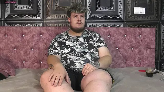 XavierMax from StripChat is Freechat