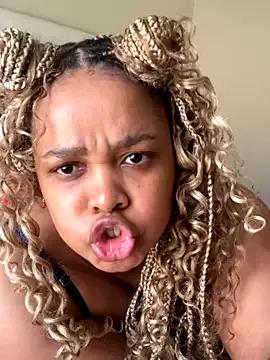 XXXquisiteVixen from StripChat is Freechat