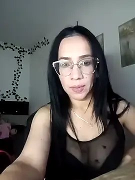 Freechat YaraDuartee on StripChat