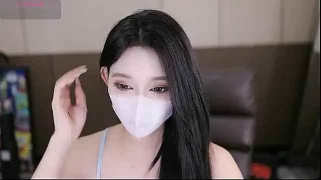 Yaya_1888 from StripChat