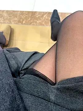 yimisun01 on StripChat 