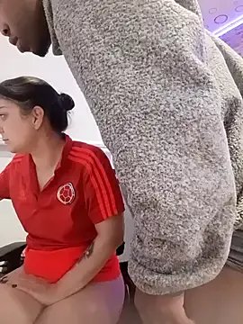 Freechat Yin_yang_hot on StripChat