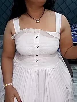 Your-Yashika from StripChat is Freechat