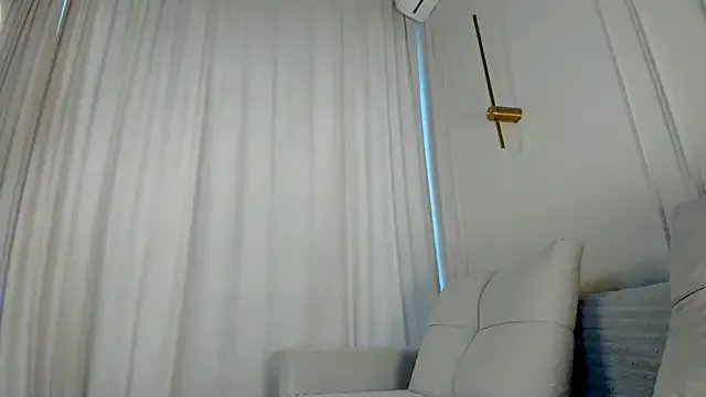 Freechat yourerror_404 on StripChat