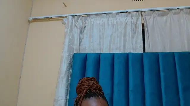 YummyCocoHunXx from StripChat is Freechat