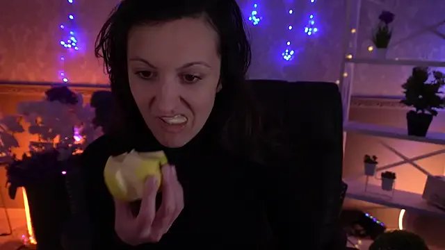 ZafiraMoonn from StripChat is Freechat