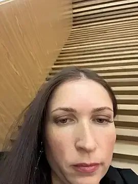 ZaraHill on StripChat 