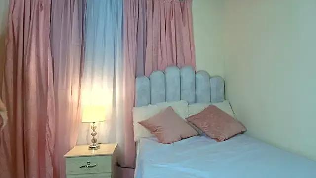 Zaraquiinn from StripChat