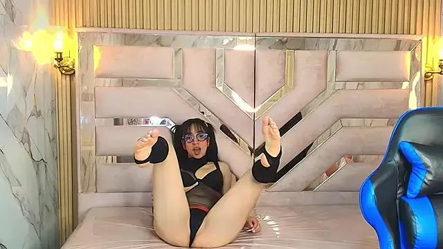 Zoe_r_ from StripChat