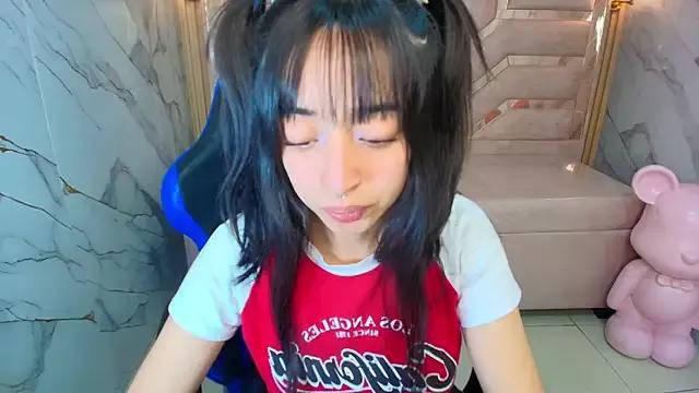 Zoe_r_ from StripChat