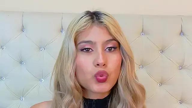 Try girls webcam shows. Sweet cute Free Performers.