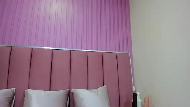 Try girls webcam shows. Sweet cute Free Performers.