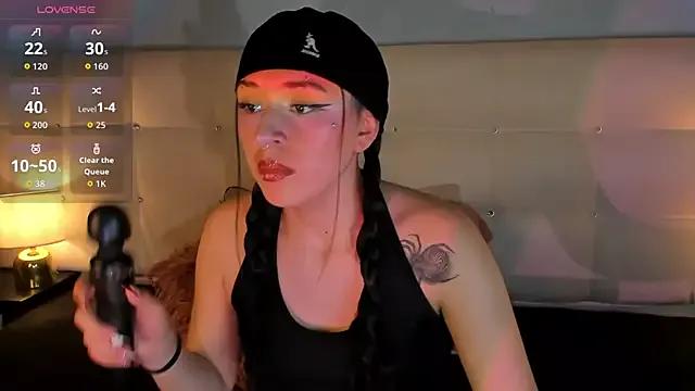Zowi_Hottiee from StripChat is Freechat